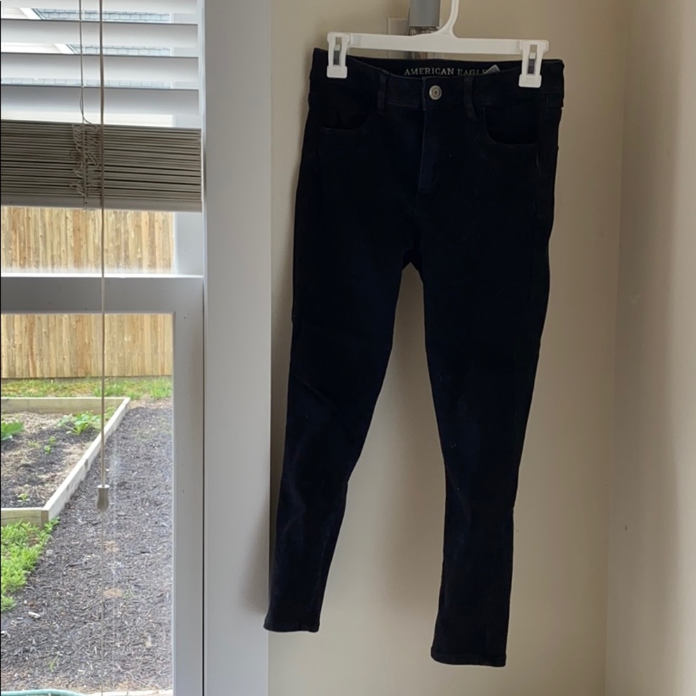American Eagle High Rise Jegging Crop in Black
